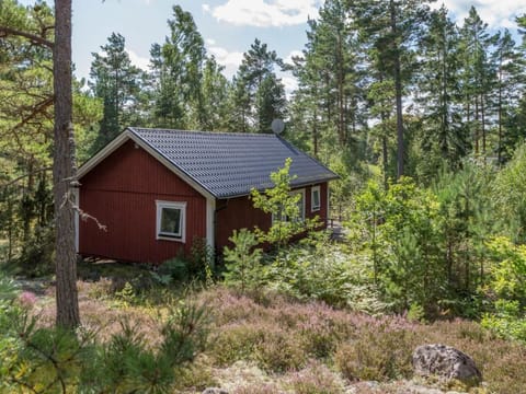 "Skogsmullehaus" mit Terrasse Vacation rental in Kalmar County, Sweden