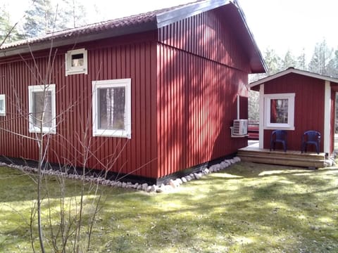 Gepflegtes Ferienhaus mit eigenem Saunahaus Vacation rental in Kalmar County, Sweden