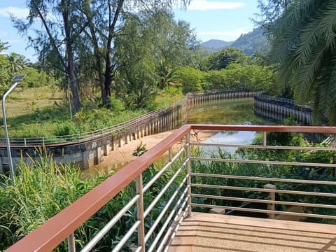 Wunderschöne Pool-Villa, beste Lage, kostenloser Transfer Vacation rental in Khuekkhak