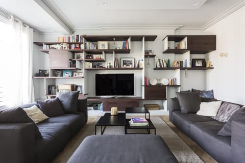 Avenue de Malakoff Apartment in Paris