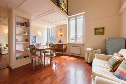 Dolce Luna Apartment in Viareggio