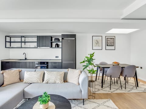 An Town to Remember Apartment in Thessaloniki