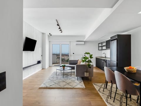 Bright Sunsets Apartment in Thessaloniki