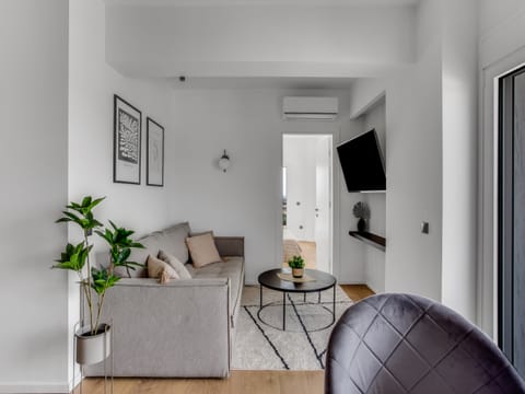 Greek Sweetheart Apartment in Thessaloniki