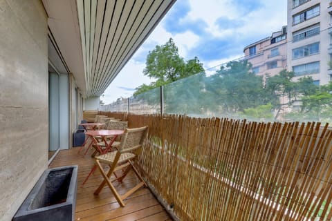 Parisian Flair Apartment in Paris