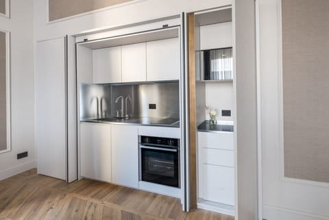 The Fountain of Wisdom Apartment in Florence