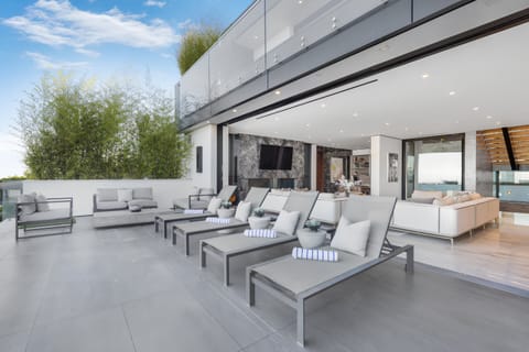 Bird Streets Oasis Villa in West Hollywood