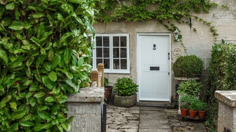 Enchanted Evenings Apartment in Painswick