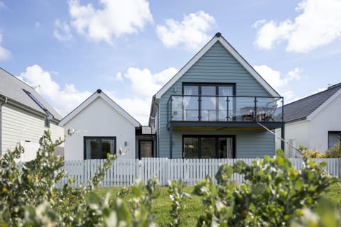 Unwind in Northam Apartment in Westward Ho