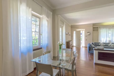 Sea of Calm Apartment in Viareggio