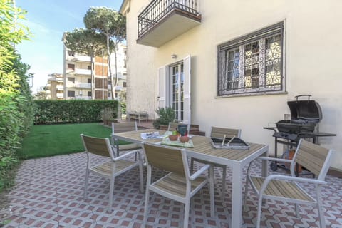 Sea of Calm Apartment in Viareggio