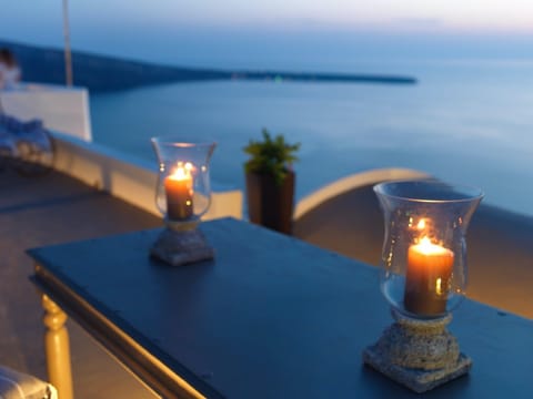 Aegean Embrace Apartment in Oia