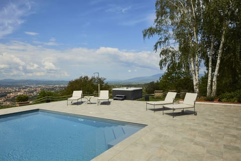 Pastel Caramel Apartment in Arezzo