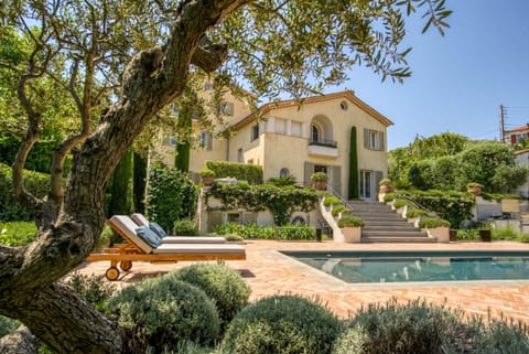 Quiet Beauty Villa in Antibes