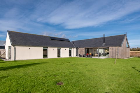 Upon the Fields Apartment in Scotland