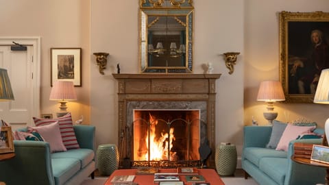 Sweet Green Grass House in England