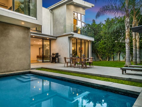 Big City Paradise Villa in Beverly Hills