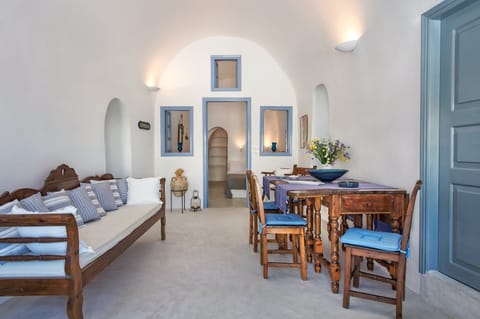 Skalopati Apartment in Oia