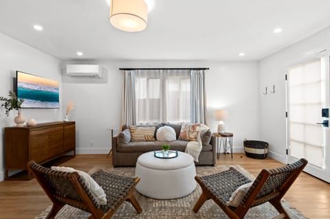 Hollywood Honeys Apartment in West Hollywood