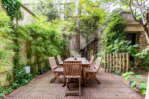 Emerald Gardens Apartment in Paris