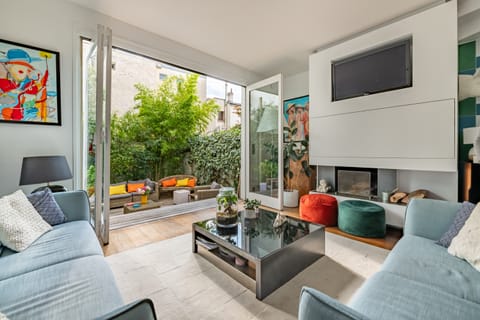 A Brighter Beauty Apartment in Paris