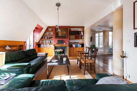 The Eiffel Outlook Apartment in Paris