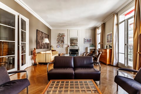 Parisian Passion Apartment in Paris