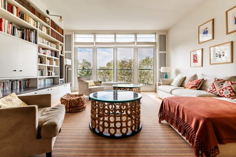 Eiffel Grandeur Apartment in Paris