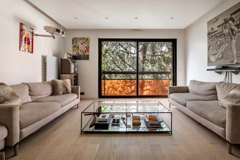 The Seine Sojourn Apartment in Paris