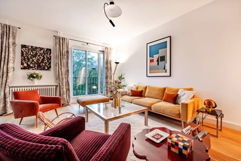 Flow like Nature Apartment in Paris
