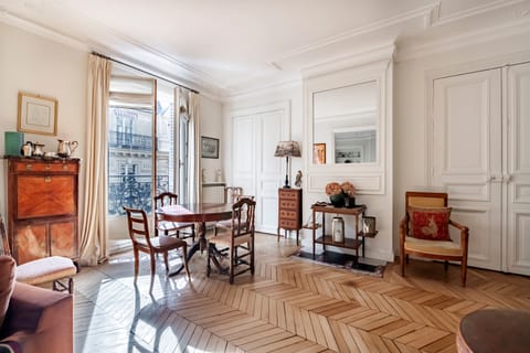 The Dream of Life Apartment in Paris