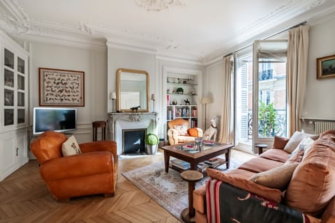 The Dream of Life Apartment in Paris