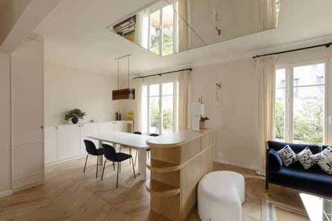 Boulevard de Beauséjour Apartment in Paris