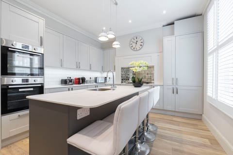 Royal Place Apartment in Cheltenham