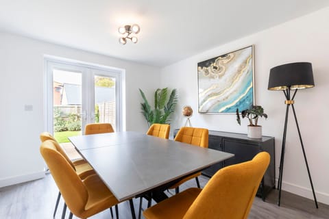 Clarentine Apartment in Cheltenham