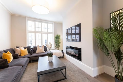 Charming Regency Apartment in Cheltenham