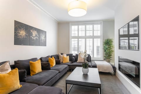 Charming Regency Apartment in Cheltenham