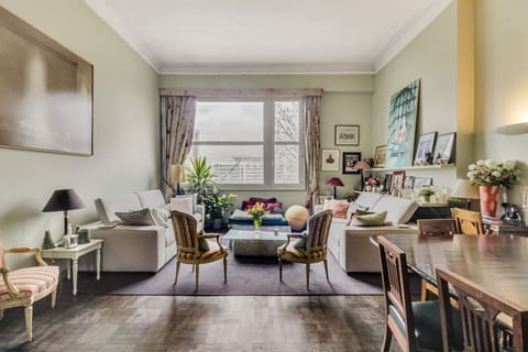 Cozy Haven Apartment in Paris