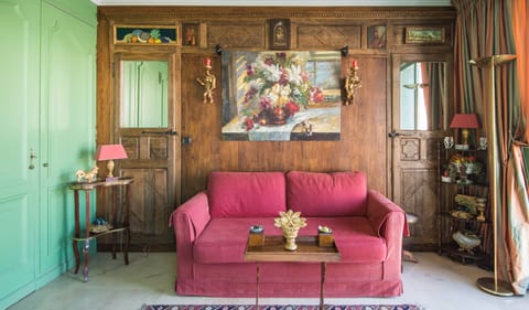 Genevieve Apartment in Paris