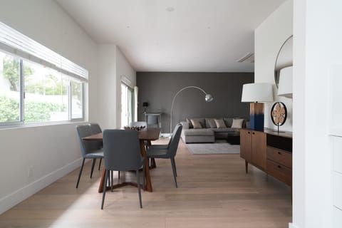 Twin Propeller Apartment in Westwood