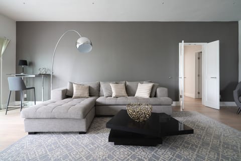 Twin Propeller Apartment in Westwood