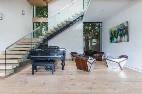 Rooftop Retreat House in West Hollywood