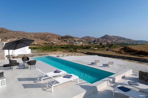 Margarita Blue Apartment in Paros, Greece