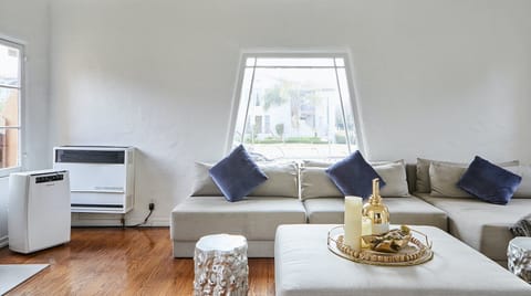 Castillo de Arena Apartment in West Hollywood