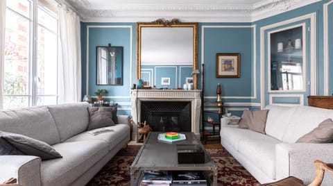 Mompesson Apartment in Paris