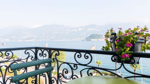 Lake Jetty Apartment in Cadenabbia