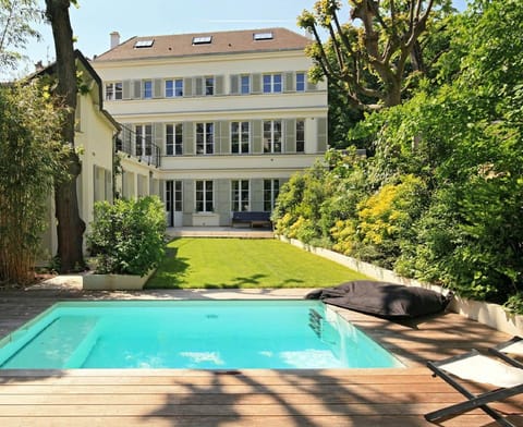 Panthéon Poolside House in Paris