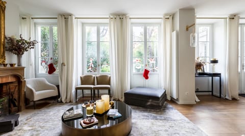 Panthéon Poolside House in Paris