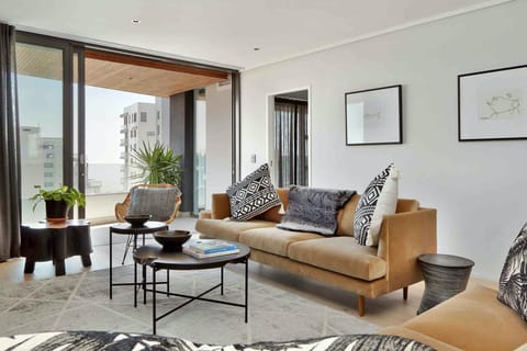 Wildflower Sunrise Apartment in Sea Point