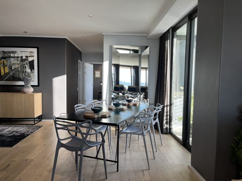 Wildflower Sunrise Apartment in Sea Point